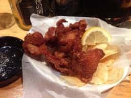 まるに
