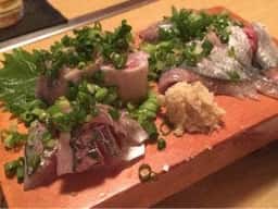 華