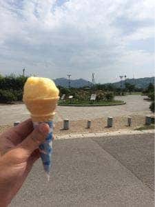 つきや