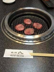 焼き肉 八