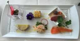 RESTAURANT & WEDDING LAUT