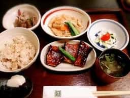 やお屋の二かい