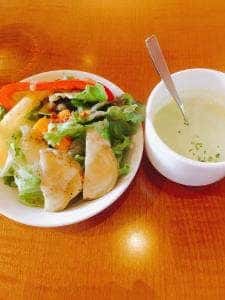 逗子のくつろぎカフェ ラ・シャット・ロンロン