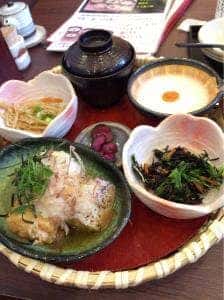 ご飯ととろろ とろ麦 おのだサンパーク店