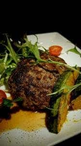 鉄板焼き じゅって。