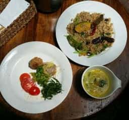 フーズ&ギャラリー Weed