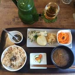 ごはんカフェ くるまる