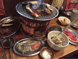 炭火焼ホルモンたつや