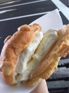 世界で2番めにおいしい焼き立てメロンパンアイス 神戸三宮店