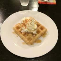 chinon cafe
