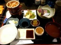 鮮串ダイニング かでん