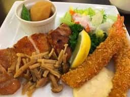 パレスへいあん ラウンジまろうど