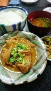 はやぶさ温泉 食事何処