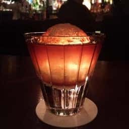 アークラウンジアンドバー