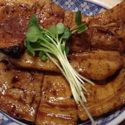 炭火焼き 豚丼 まる家