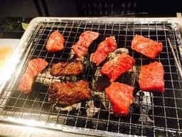 炭火焼肉 笑びす