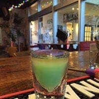 Cafe & Bar Oh Yeah! 美浜店