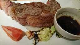 酪農屋 肉とチーズのお店 王子店
