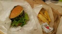 フレッシュネスバーガー 新川崎スクエア店