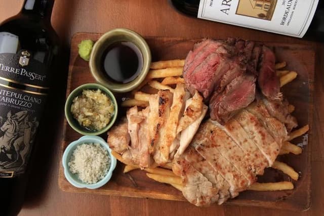 もつ煮込み専門店 沼田直系 肉塊もつやき肉酒場沼田 - サブ画像1