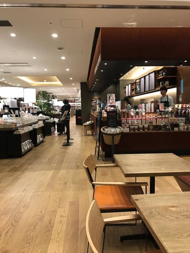 スターバックス コーヒー 蔦屋書店 高梁市図書館店 - サブ画像1