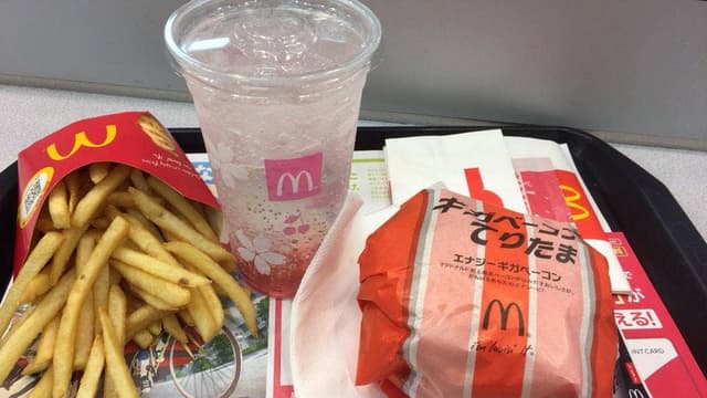 マクドナルド JR芦屋店 - サブ画像1