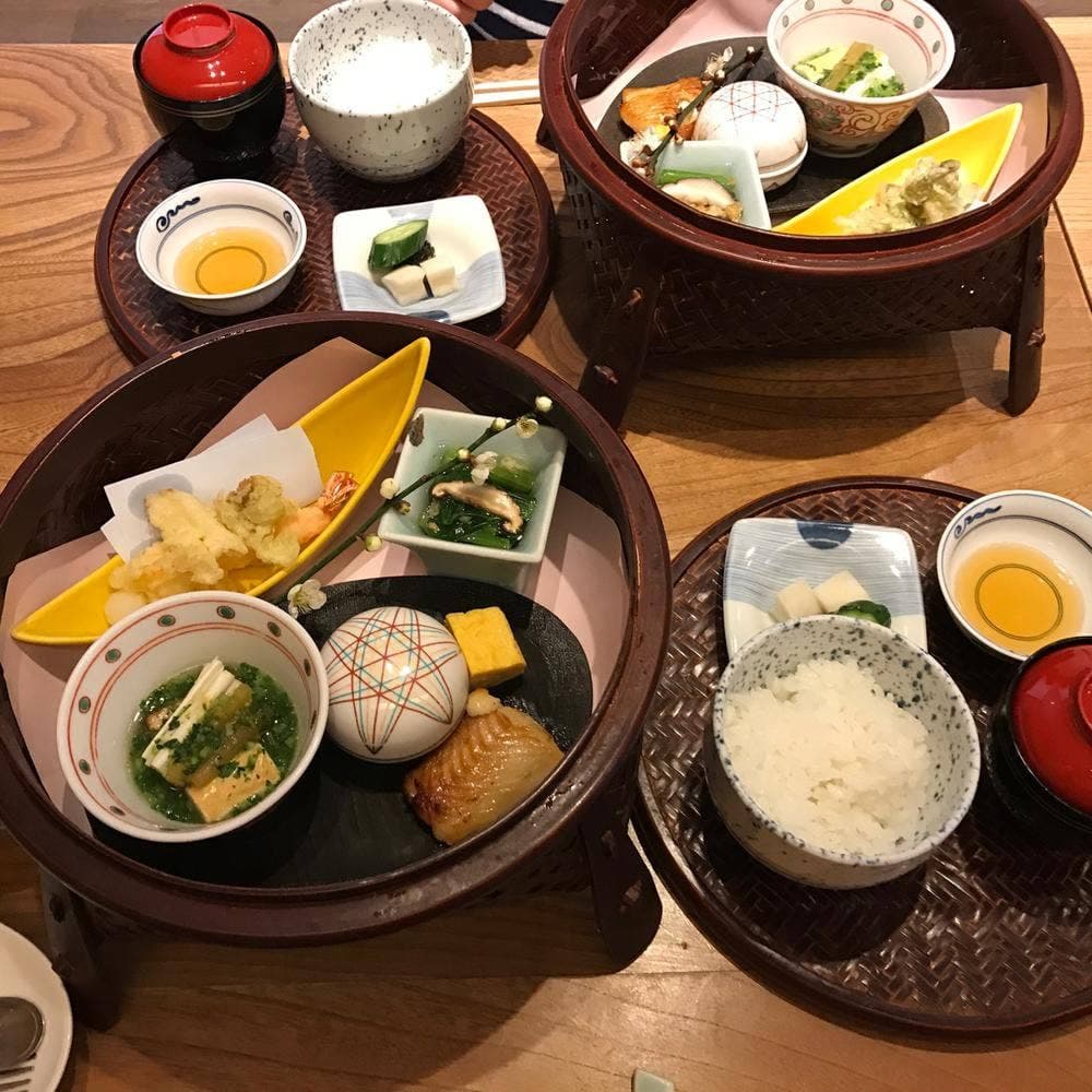 日本料理 川畑