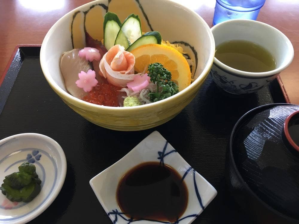 うずしおドーム なないろ館