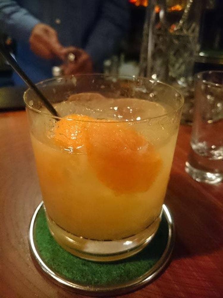 BAR CLAPTON