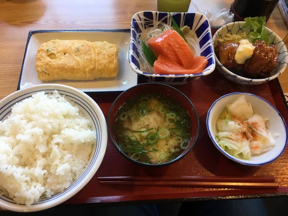 まいどおおきに焼津八楠食堂