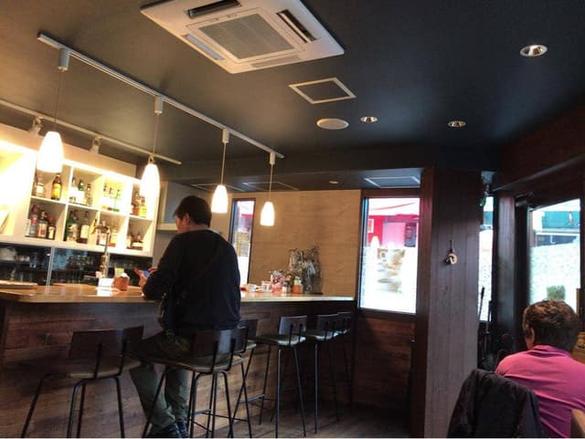 カフェアンドバー モモ - サブ画像1