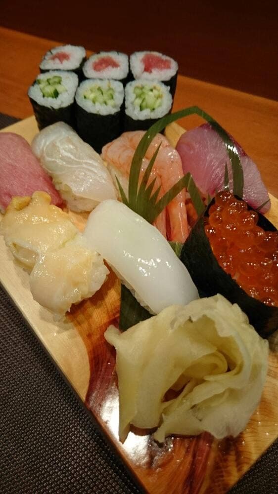 鮨・季節の料理 青山 - サブ画像2