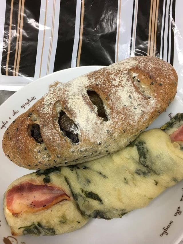 石窯パン工房ばーすでい名取本店 - サブ画像2