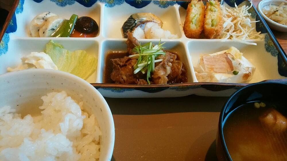 やよい軒 福岡空港通り店