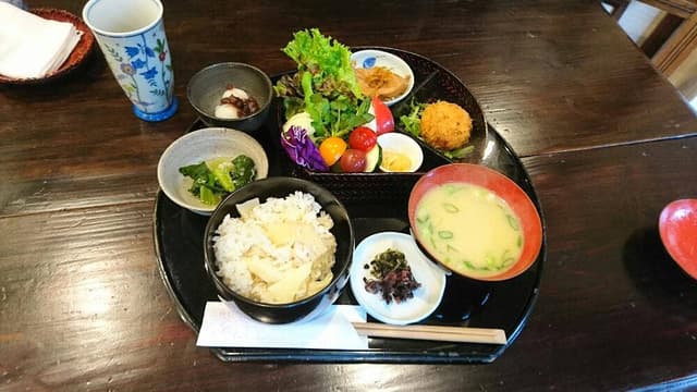エ モトマチ - サブ画像1