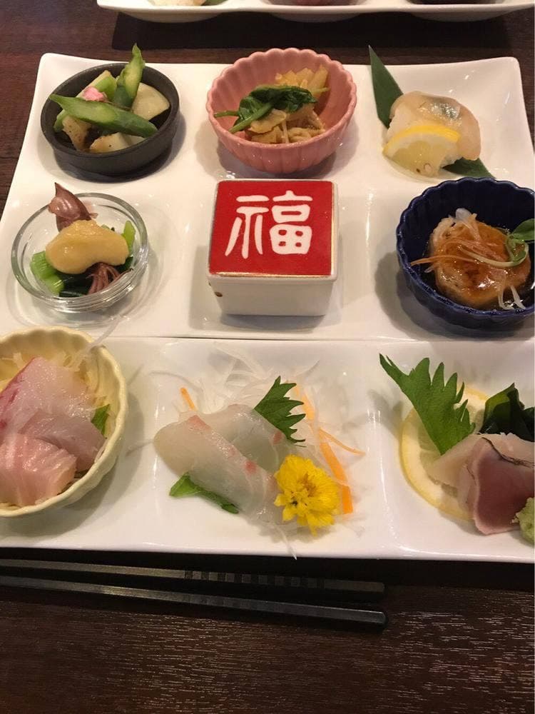 ダイニング・是福