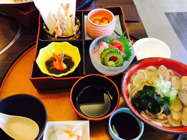 ふぁみり庵はいから亭・寿しまどか 甲斐元店 - サブ画像1