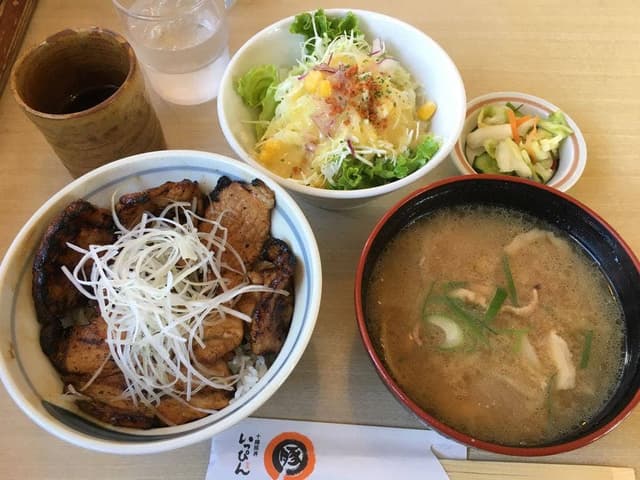 十勝豚丼 いっぴん 札幌手稲店 - サブ画像1
