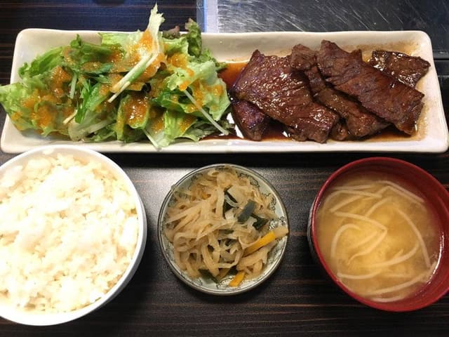 韓国料理＆焼肉ハルハル - サブ画像1