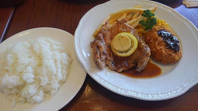 ロイヤルホスト 芦屋店 - サブ画像1