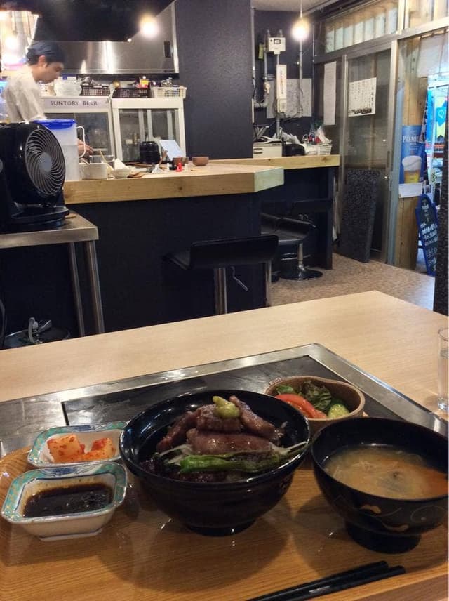 焼肉・鉄板焼き 芳蘭亭 - サブ画像1