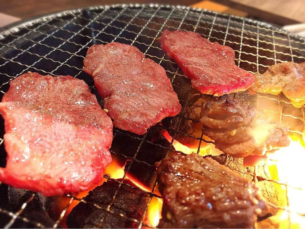 炭火ホルモン そがん