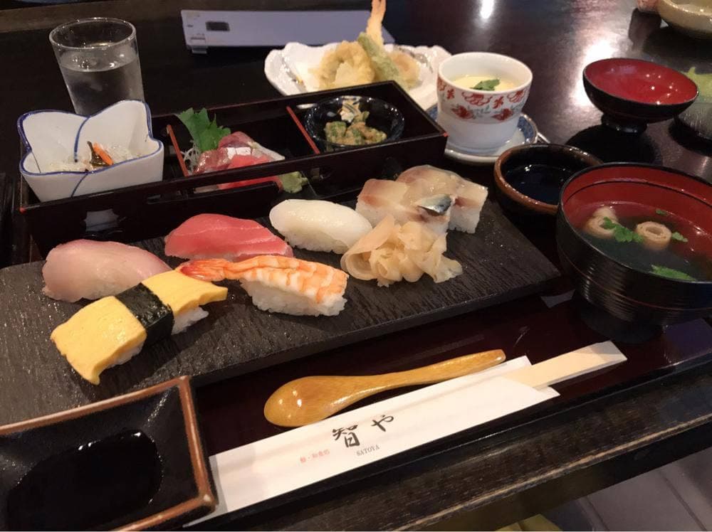 智や 三宮店
