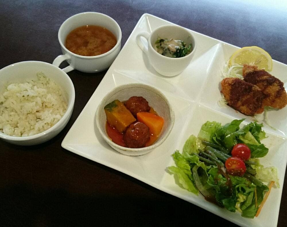 カフェサルーテ 村上記念病院