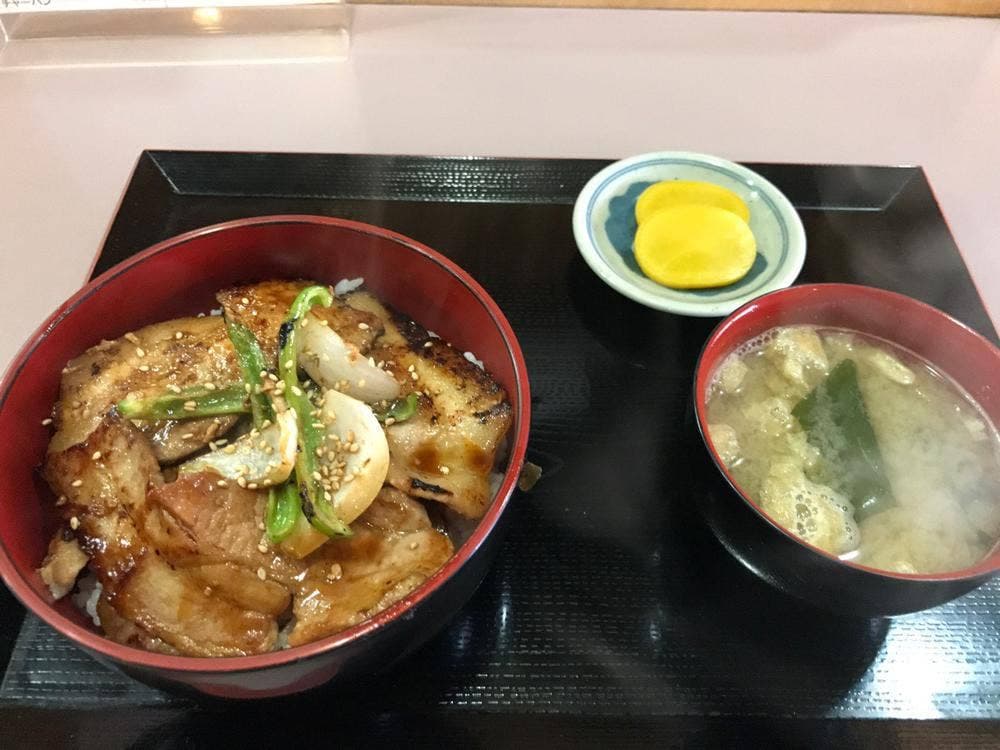 ぶた丼 ペコ