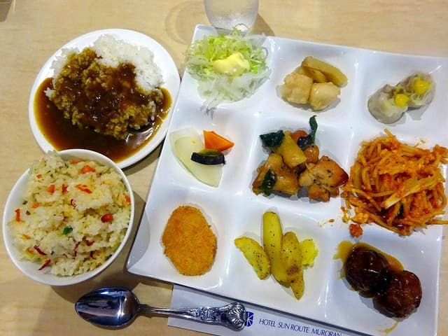 グリーンテーブル ホテルサンルート室蘭 - サブ画像2