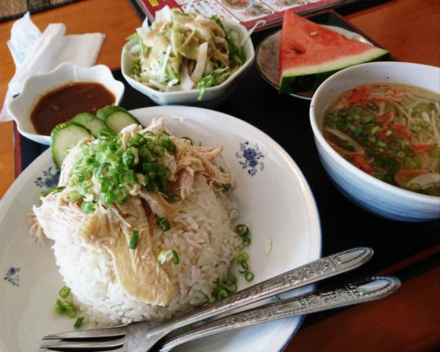 ユワデーのタイ料理 - サブ画像1