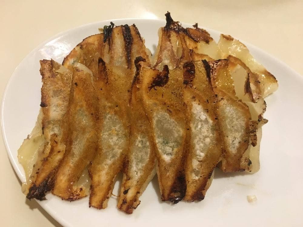 手包み餃子と串焼き とり吉