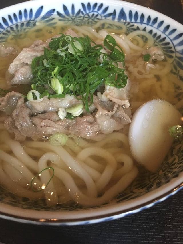 海で魚を食べる鳥 - サブ画像3