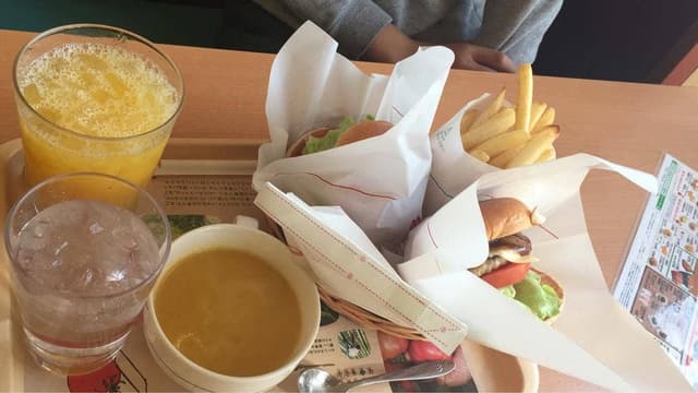 モスバーガー 関緑ヶ丘店 - サブ画像3